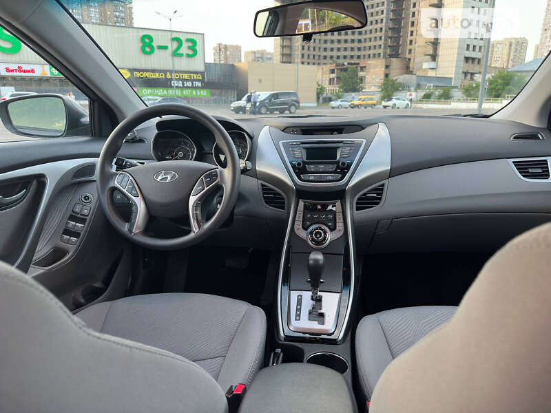 Hyundai Elantra 2013