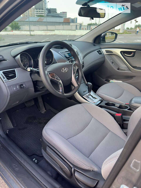 Hyundai Elantra 2013