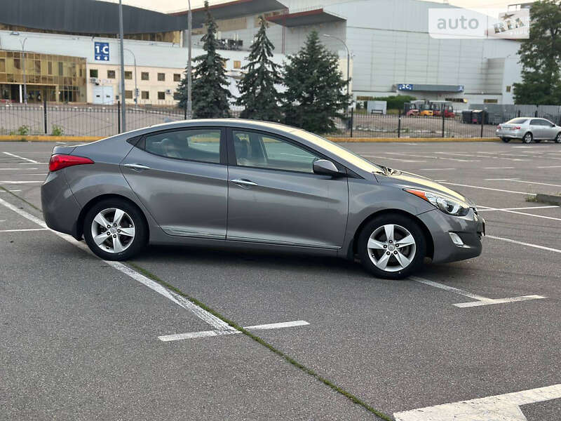Hyundai Elantra 2013