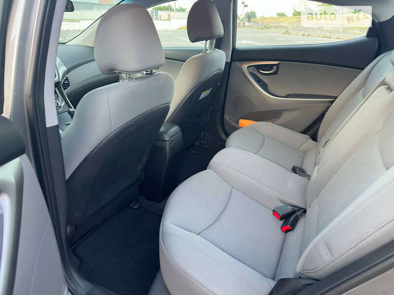 Hyundai Elantra 2013