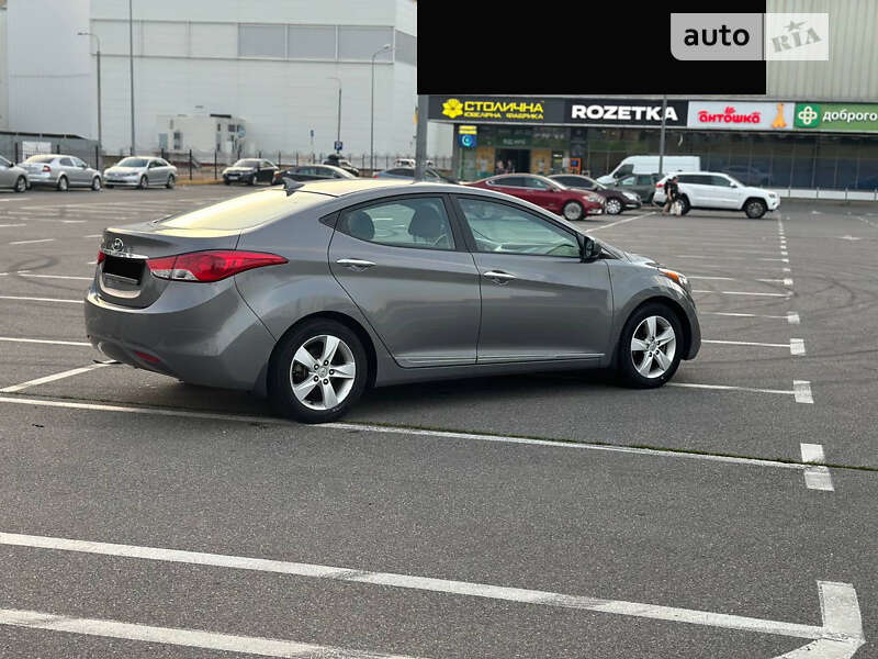 Hyundai Elantra 2013