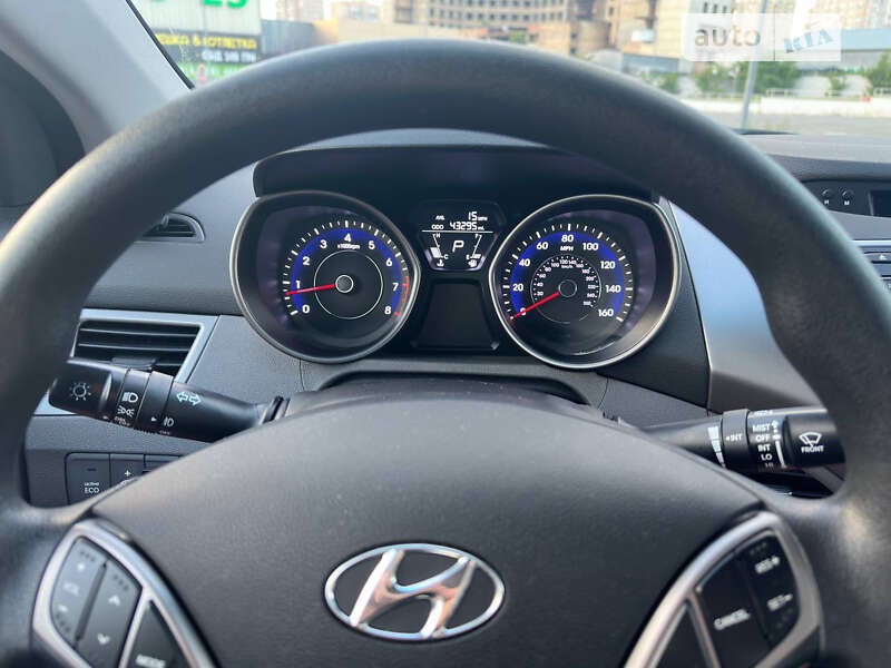 Hyundai Elantra 2013