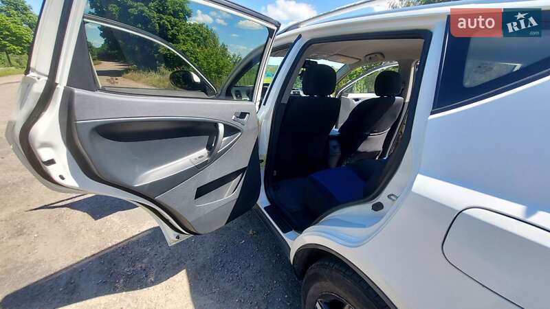 Geely Emgrand X7 2013