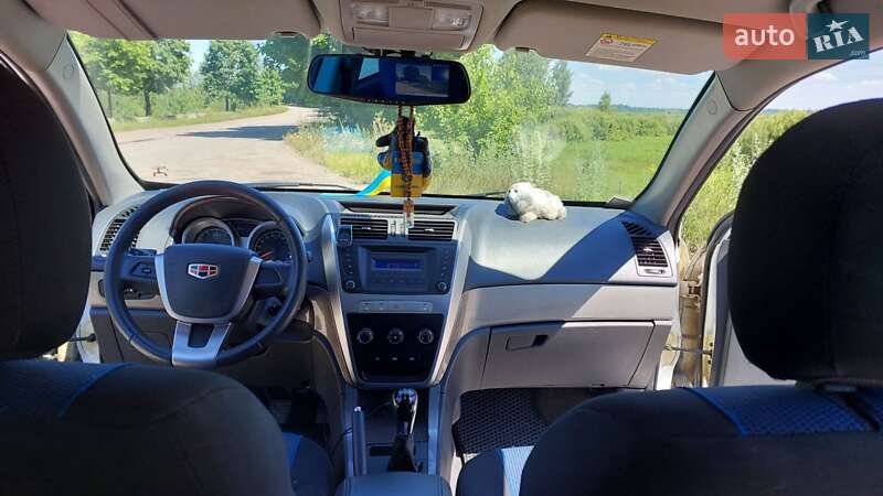 Geely Emgrand X7 2013