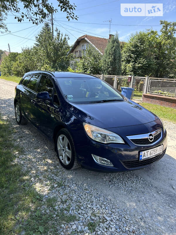 Opel Astra 2011