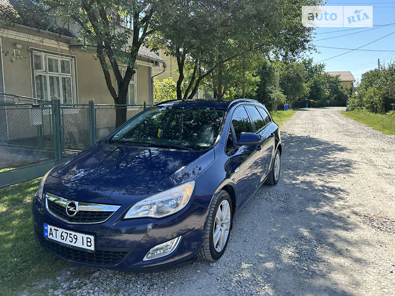Opel Astra 2011