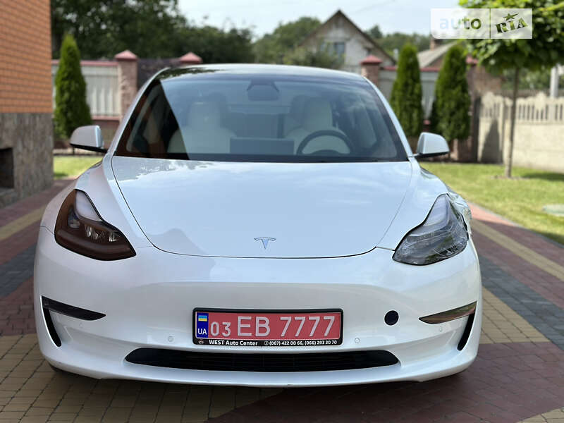 Tesla Model 3 2021