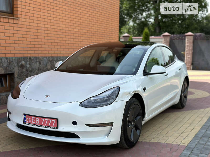 Tesla Model 3 2021