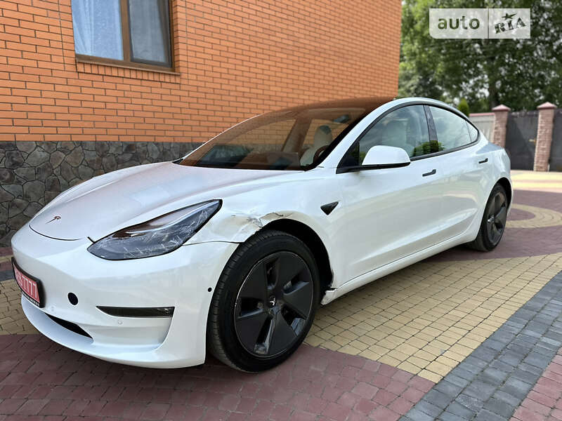 Tesla Model 3 2021