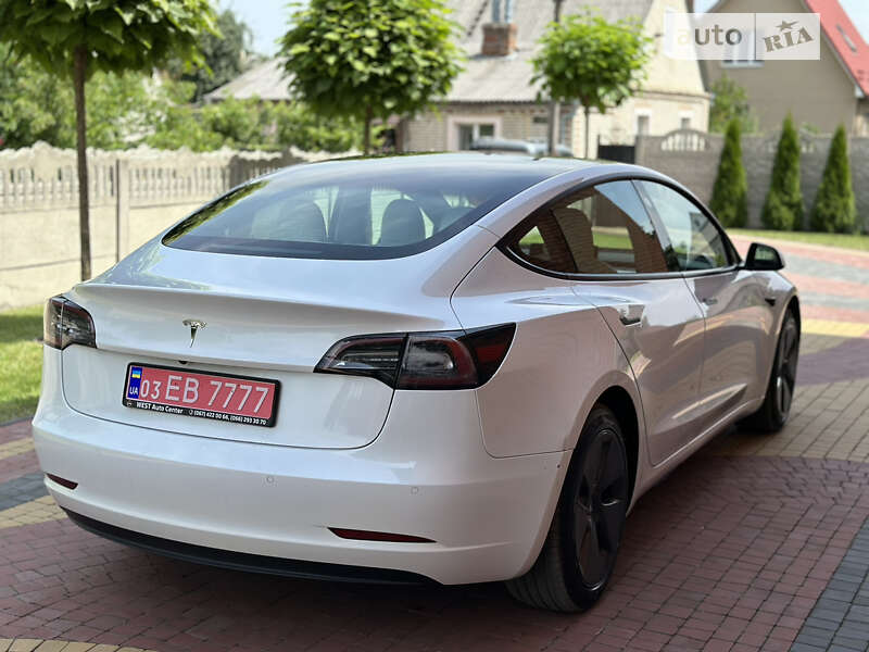 Tesla Model 3 2021