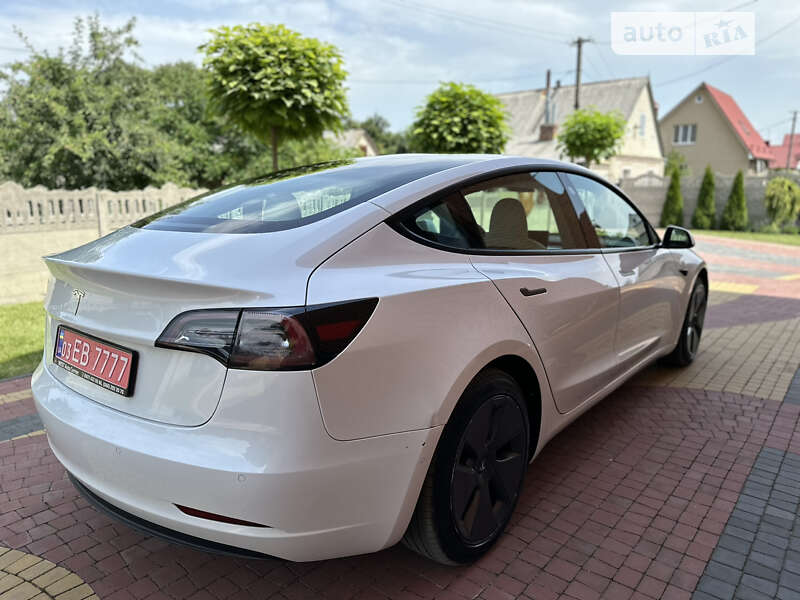 Tesla Model 3 2021