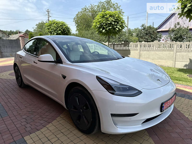 Tesla Model 3 2021