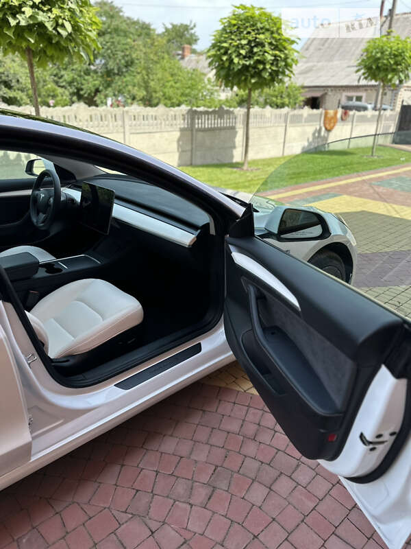 Tesla Model 3 2021