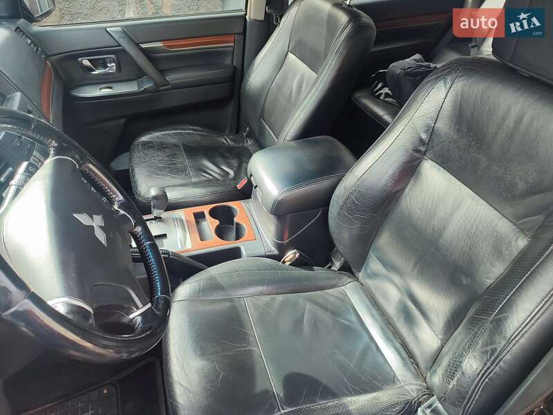 Mitsubishi Pajero 2007