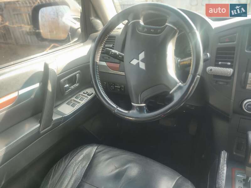 Mitsubishi Pajero 2007