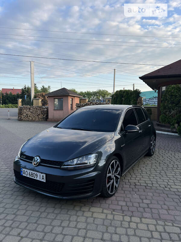 Volkswagen Golf 2014
