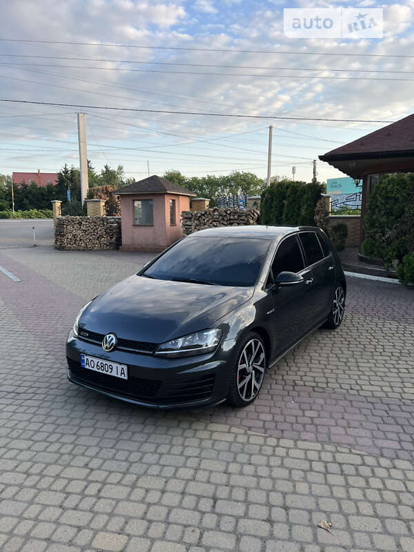 Volkswagen Golf 2014