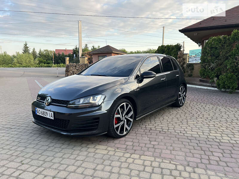 Volkswagen Golf 2014