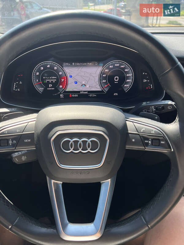 Audi-0