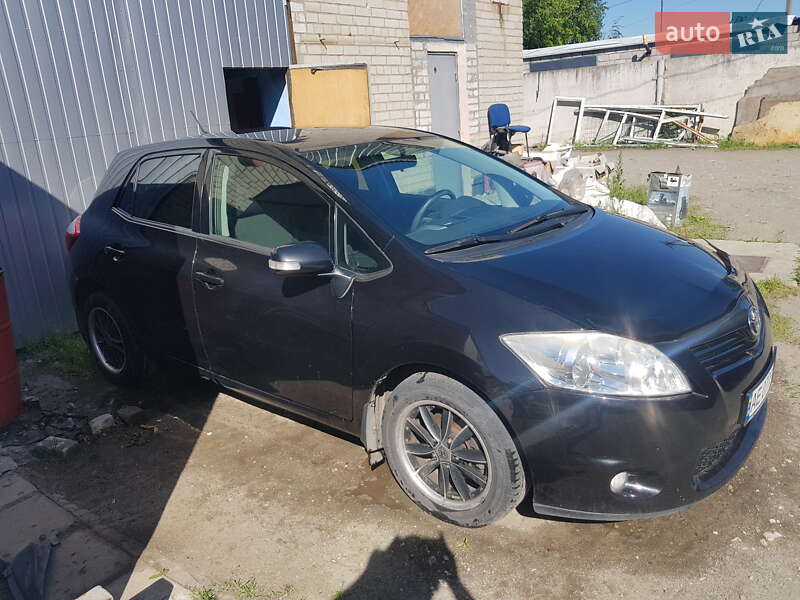 Toyota Auris 2010