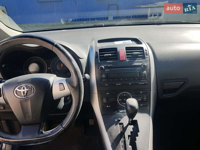 Toyota Auris 2010