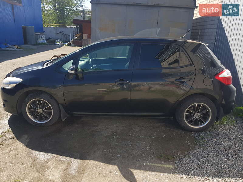 Toyota Auris 2010