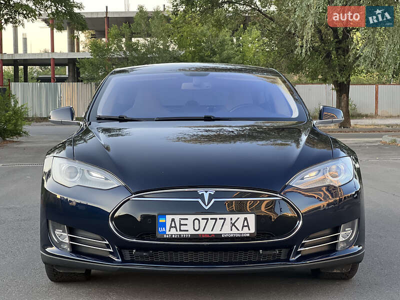 Tesla-32