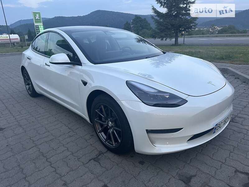 Tesla Model 3 2021