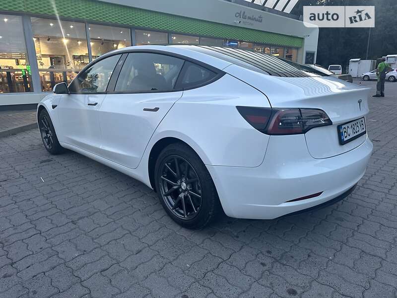Tesla Model 3 2021