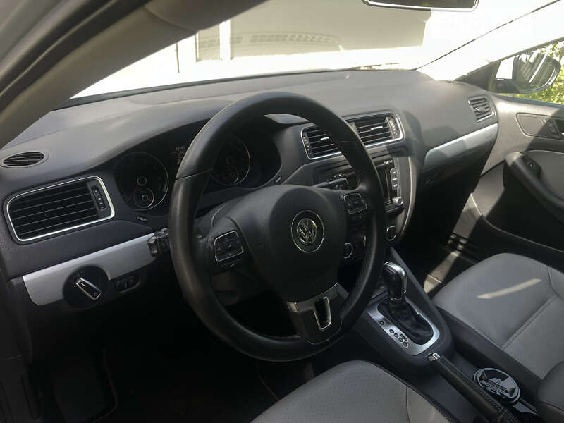Volkswagen Jetta 2012