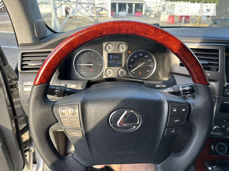 Lexus-59