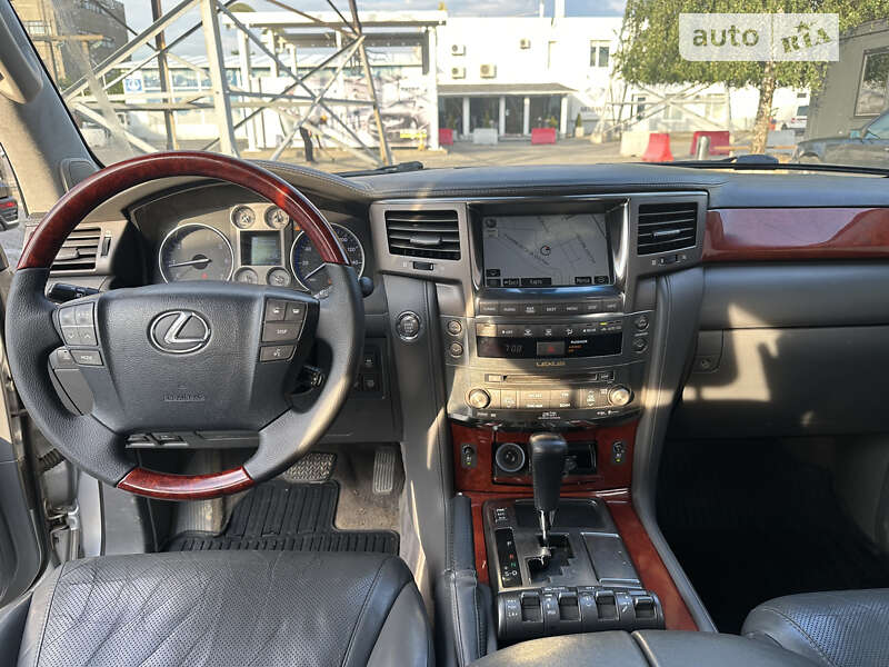 Lexus-69