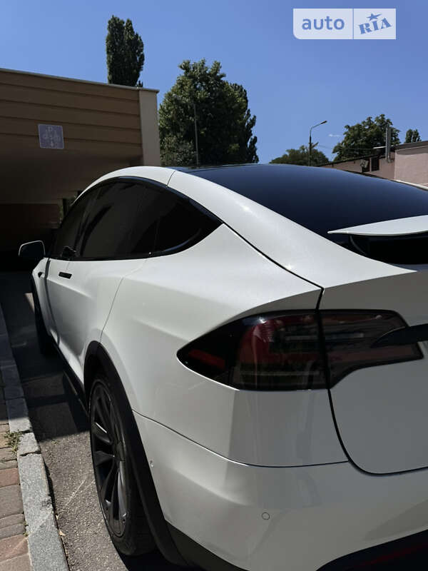 Tesla-8