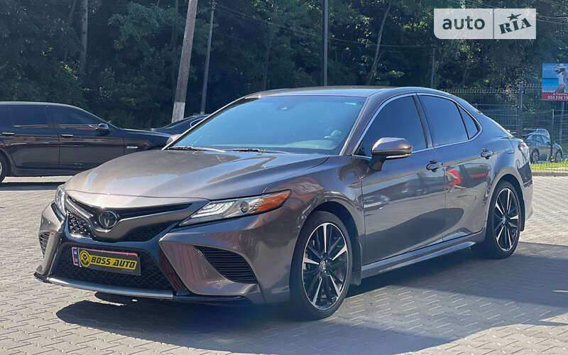 Toyota Camry 2019