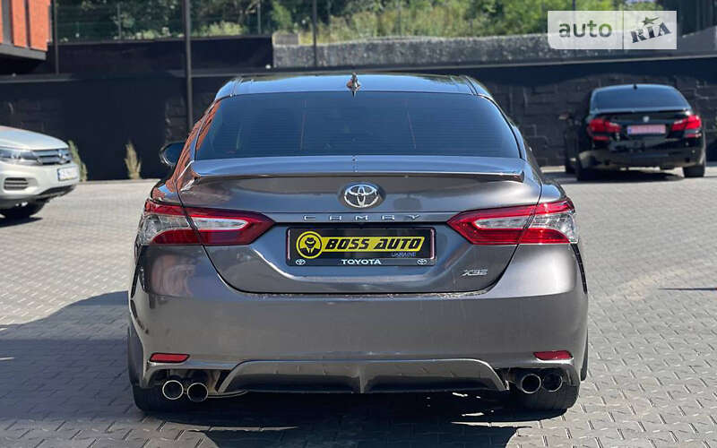 Toyota Camry 2019