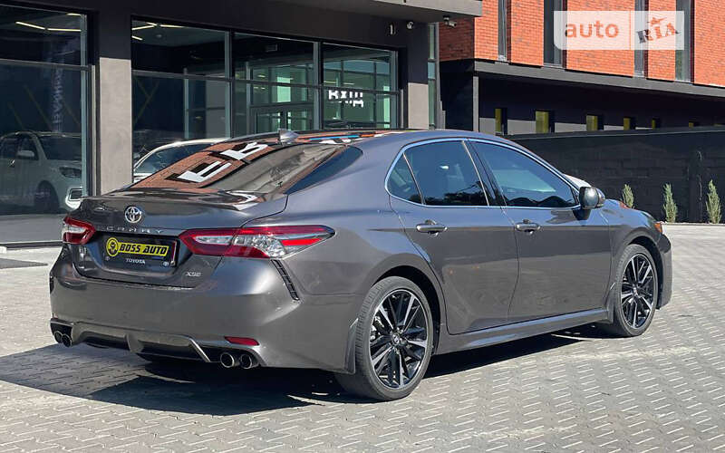 Toyota Camry 2019