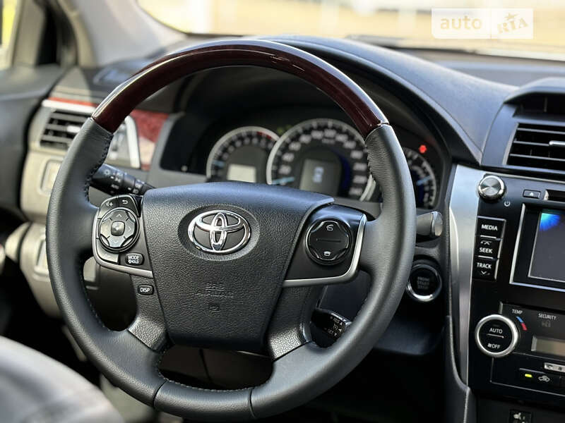 Toyota Camry 2011