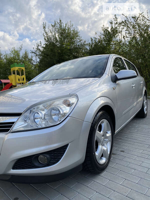 Opel Astra 2007
