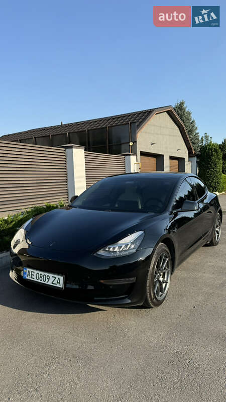 Tesla-3
