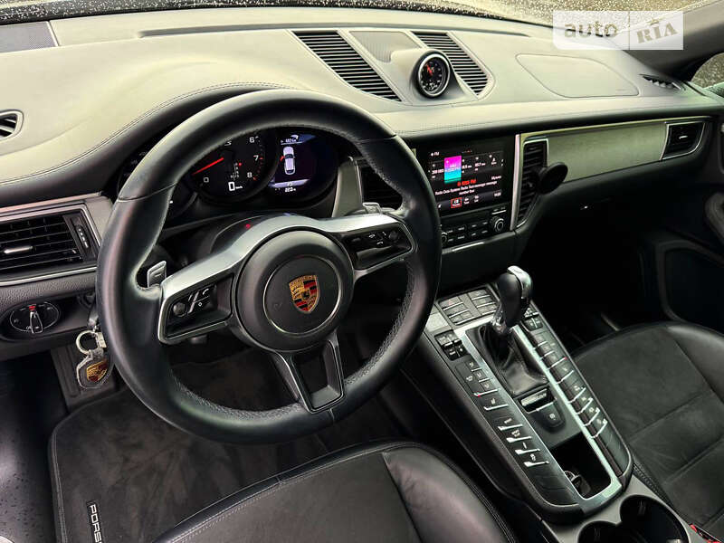 Porsche-12
