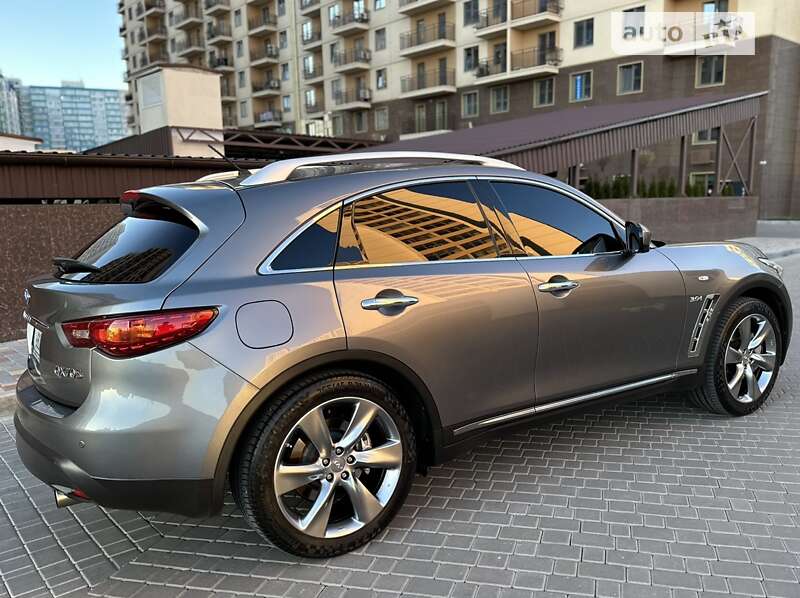 Infiniti-30