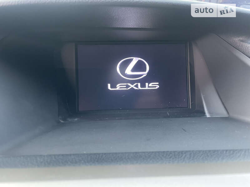 Lexus-26
