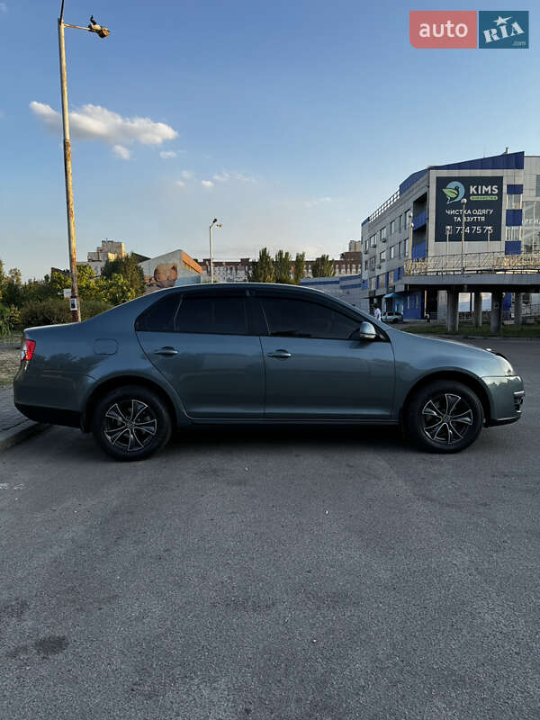 Volkswagen Jetta 2008