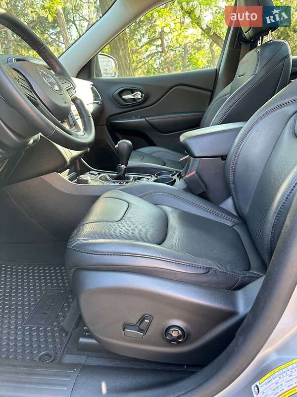 Jeep Cherokee 2021