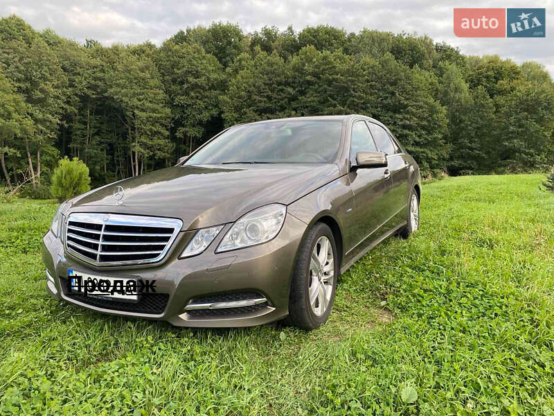 Mercedes-Benz-4