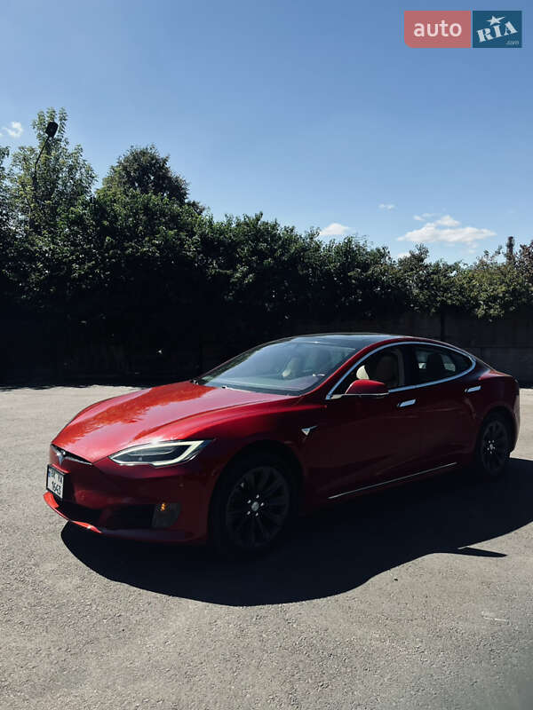 Tesla Model S 2017