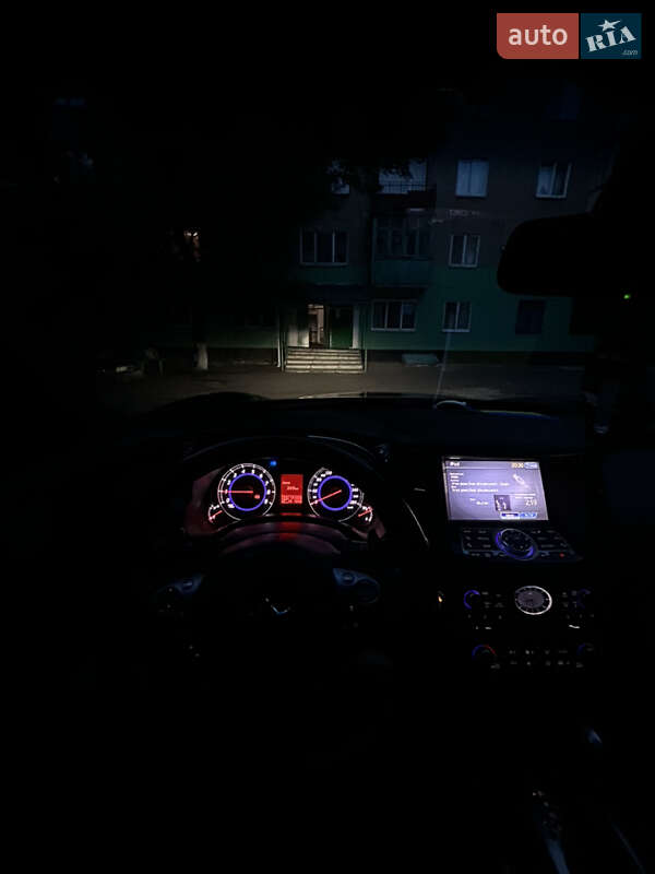 Infiniti FX 37 2011
