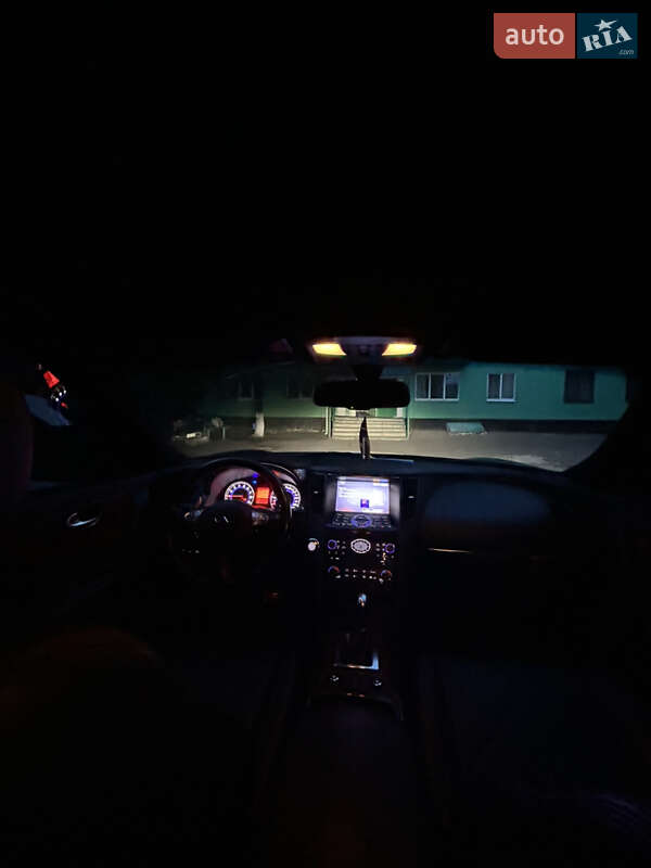 Infiniti FX 37 2011