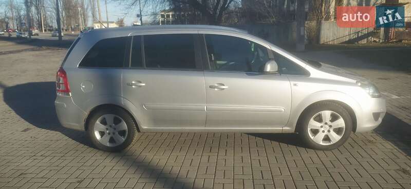 Opel Zafira 2011
