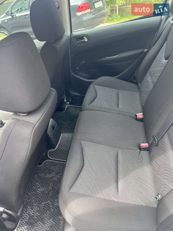 Peugeot 308 2011